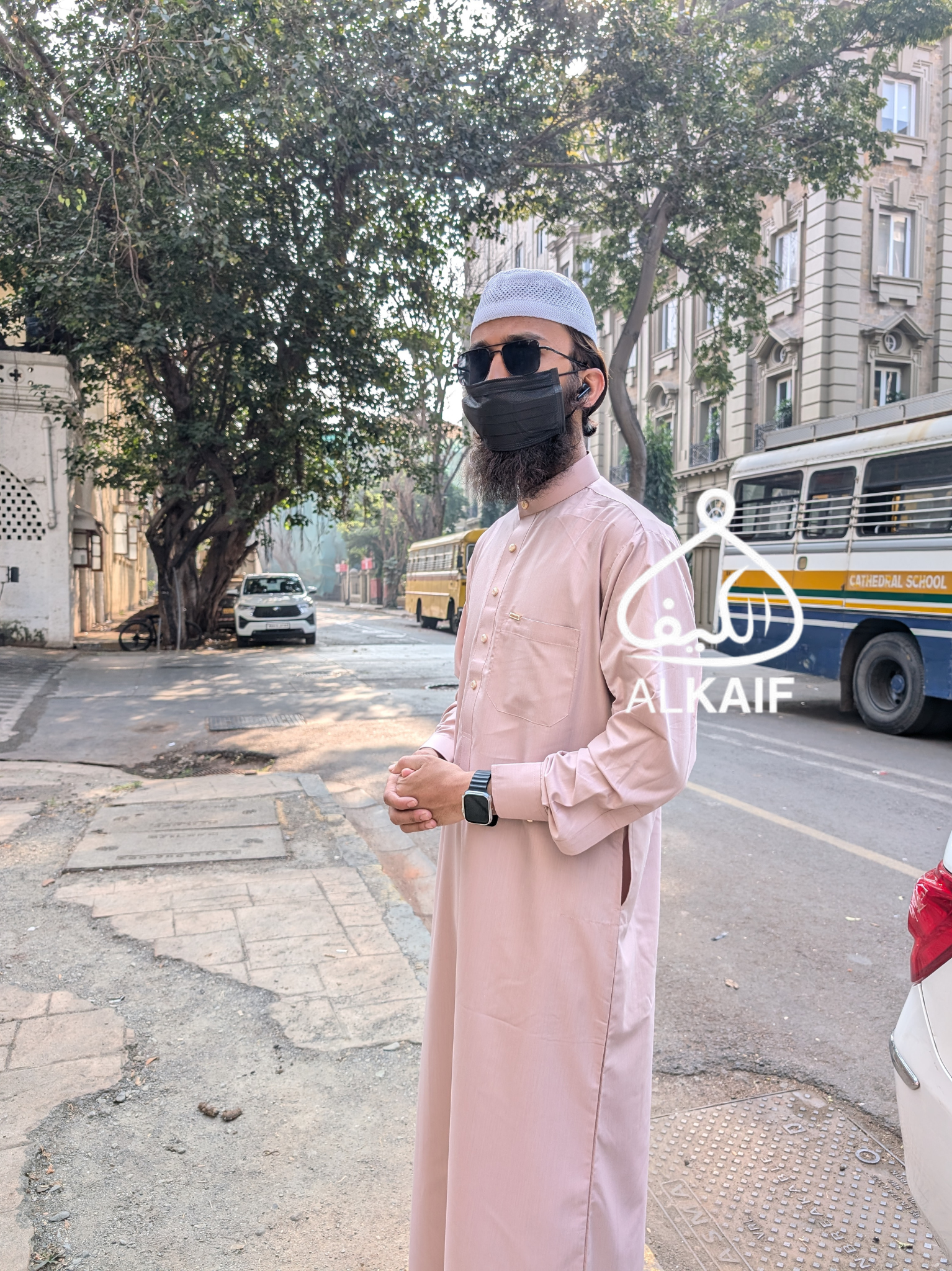 White summer thobe for men – side view – ALKAIF